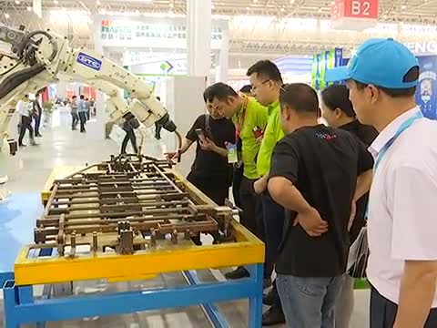 西平县八家企业亮相中国畜牧业博览会