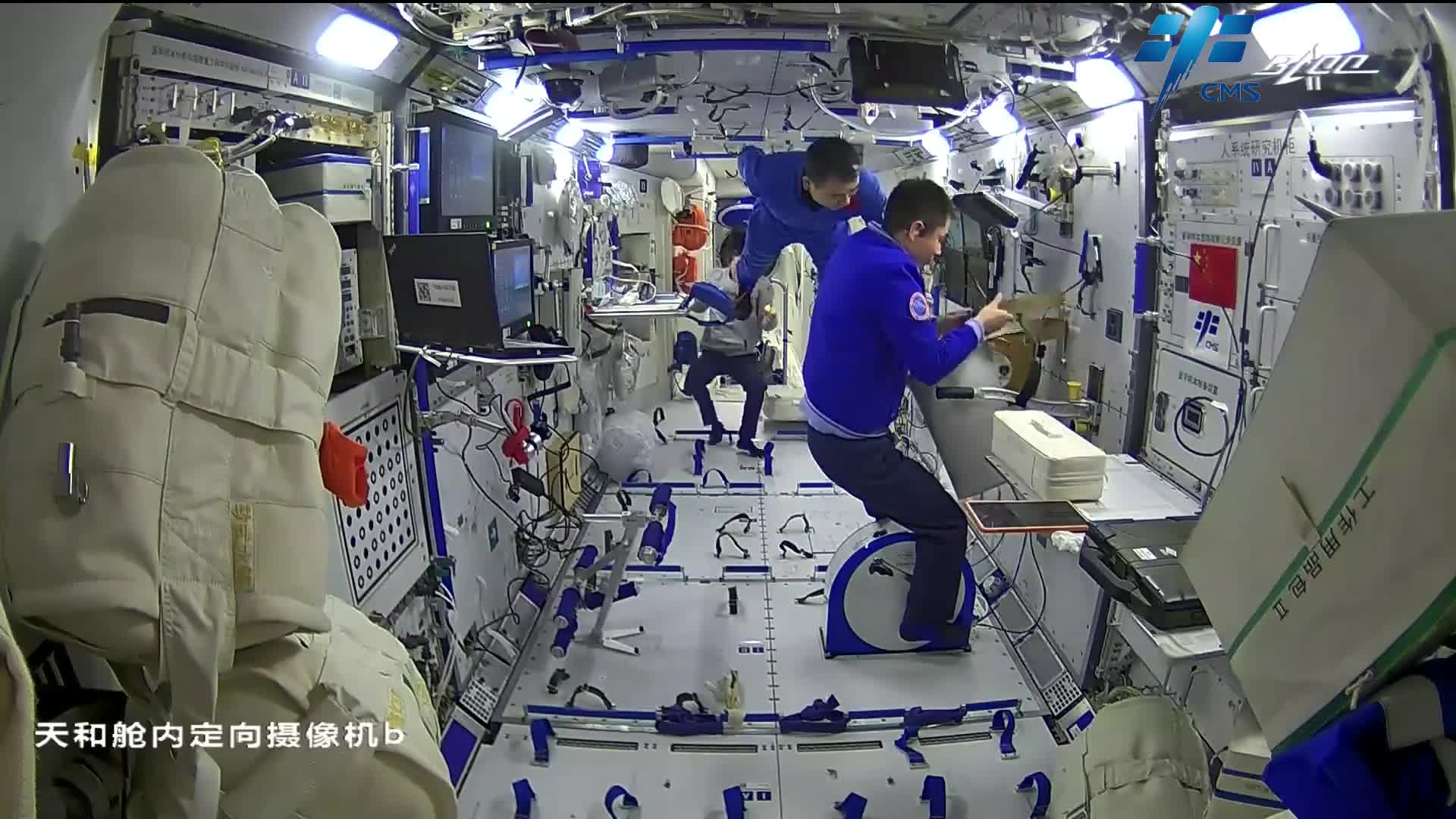 核心舱里到处是宝贝，再生水处理系统储箱了解一下