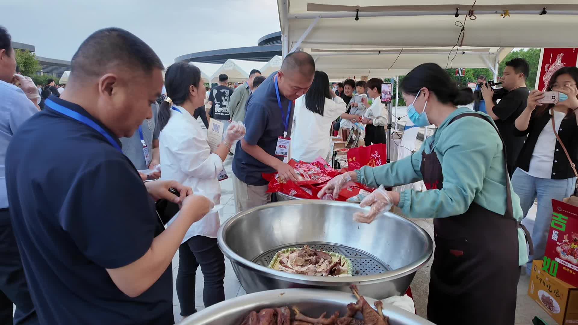 平輿非遺項(xiàng)目亮相2025河南省“美好生活露營(yíng)季”
