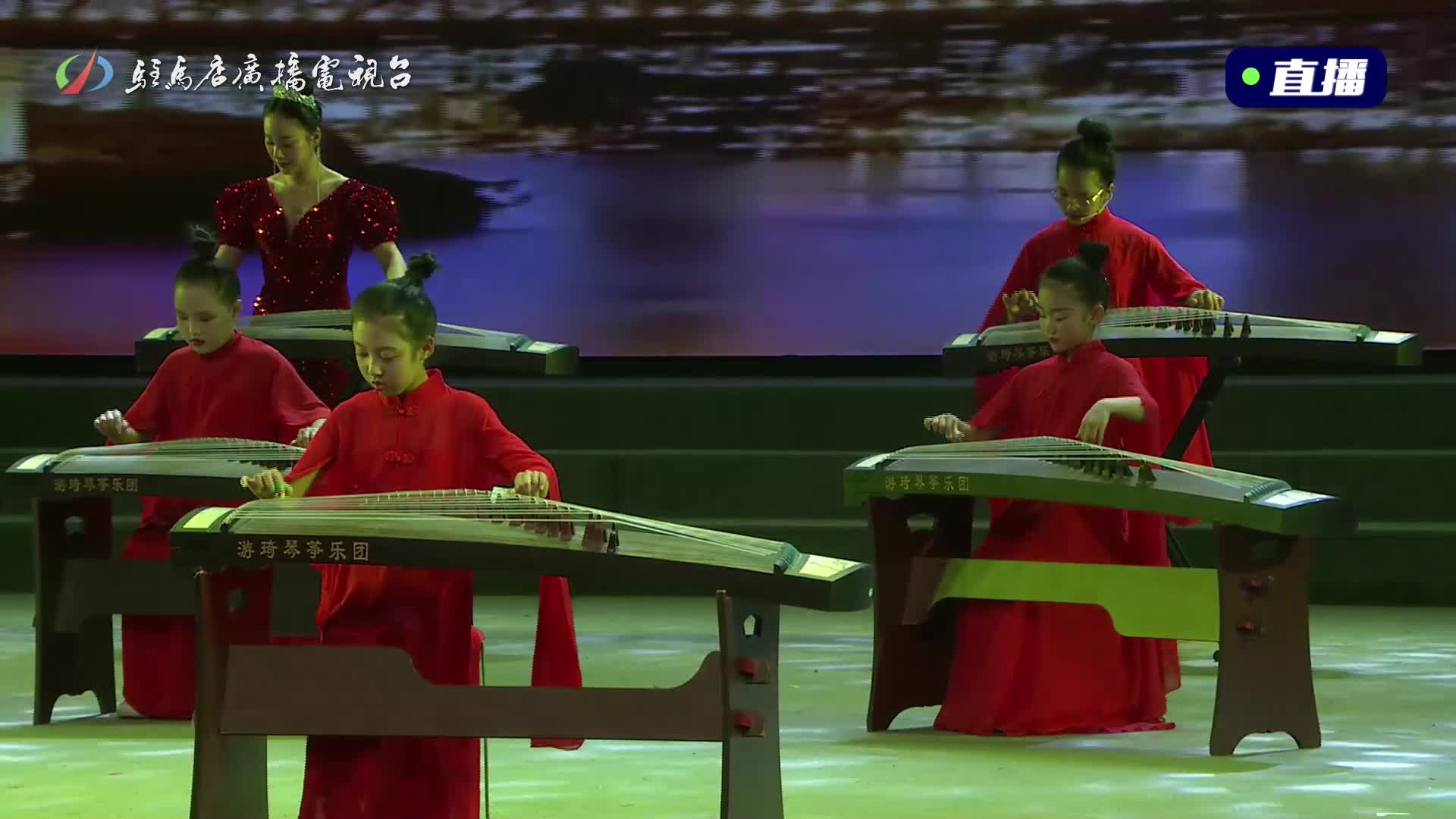 古筝《我爱你中国》
