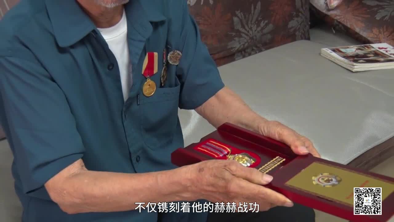 94岁老兵冯振邦讲述战斗故事 枪林弹雨铸忠诚