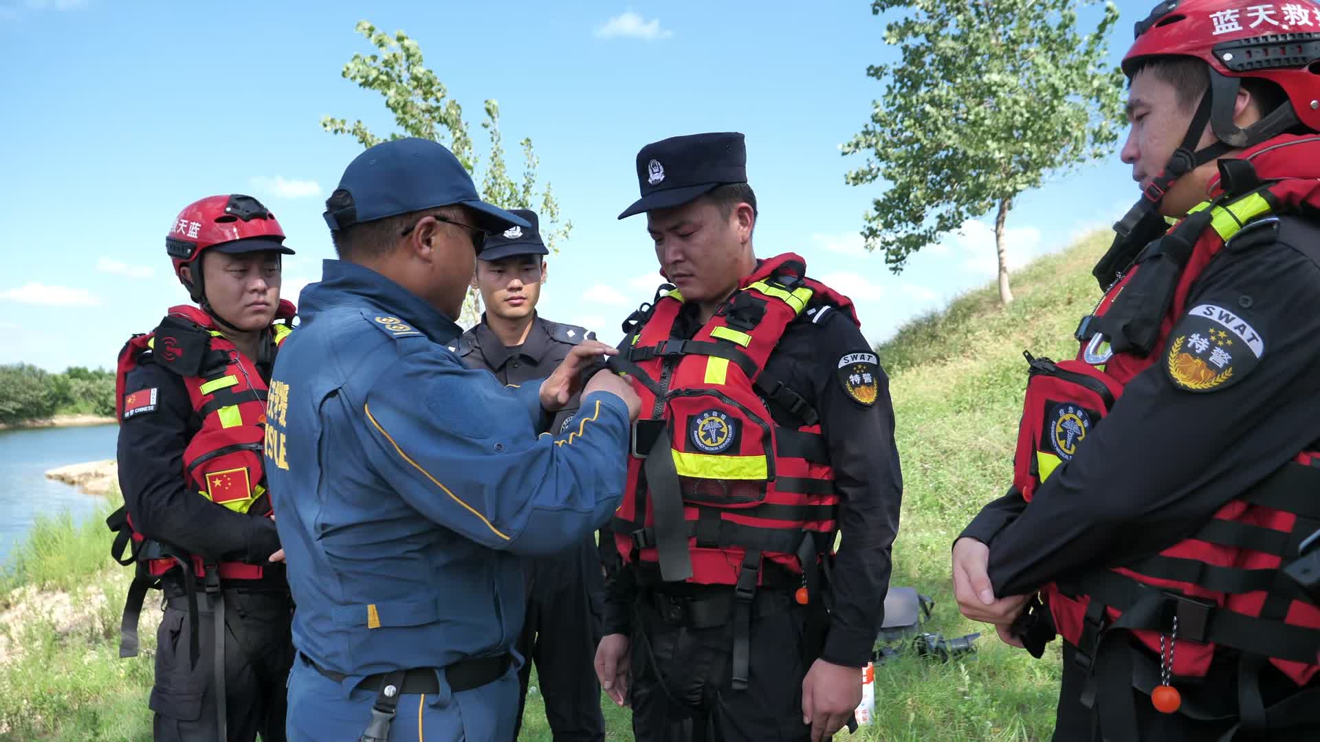 平輿特巡警與藍天救援隊共筑水域 “生命防線”