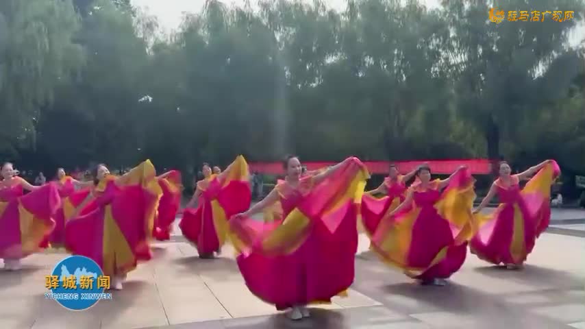 驻马店市健身鞭协会举行庆国庆文艺汇演活动