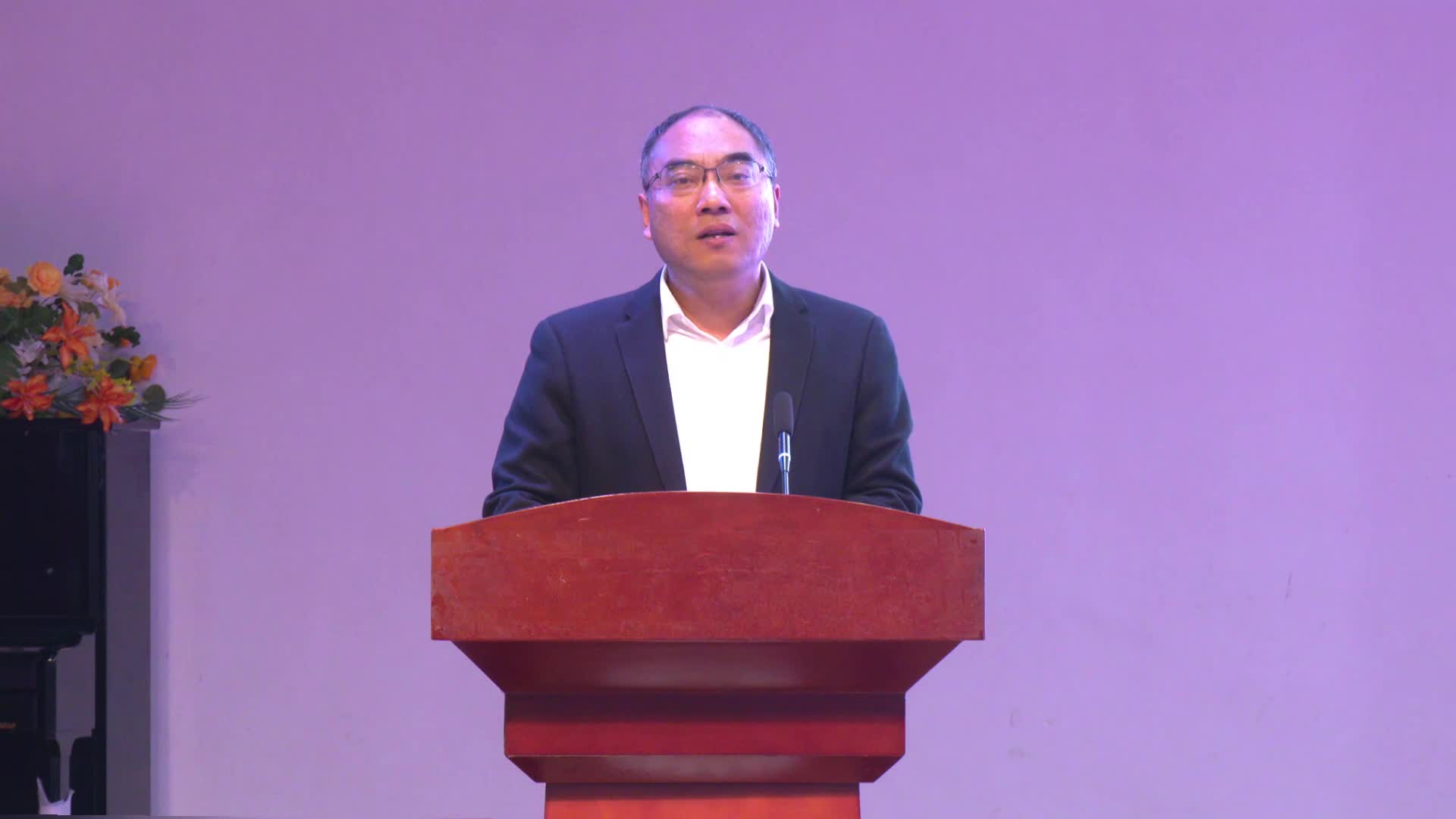 駐馬店市“弘揚踐行教育家精神”優秀教師巡回報告會——西平縣第六初級中學教師：呂洪濤