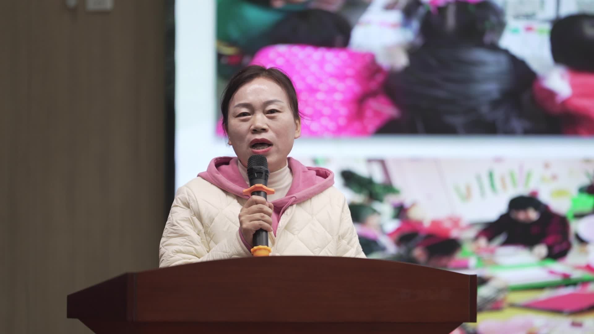 駐馬店市“弘揚踐行教育家精神”優秀教師巡回報告會——駐馬店市博愛幼兒園教師：董文