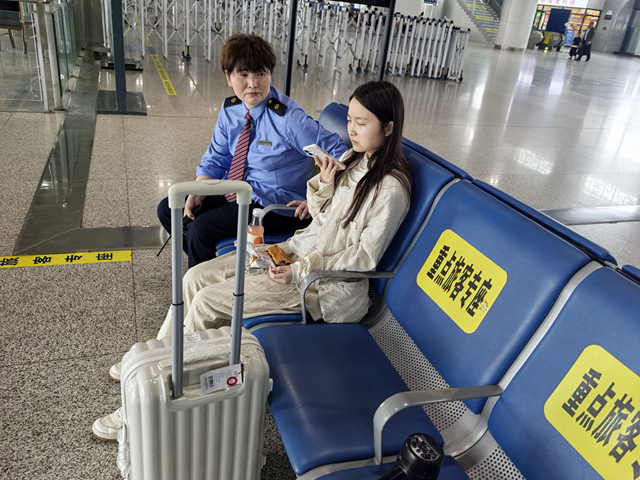 旅客突发低血糖 驻马店车站 温情服务暖旅途