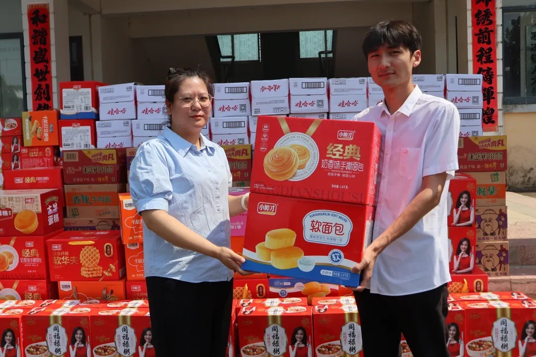 正阳县：百余件物资送田间 人大代表助力&ldquo;三夏&rdquo;暖人心