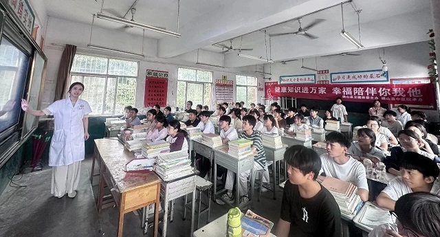 确山：健康素养进校园 守护少年阳光成长